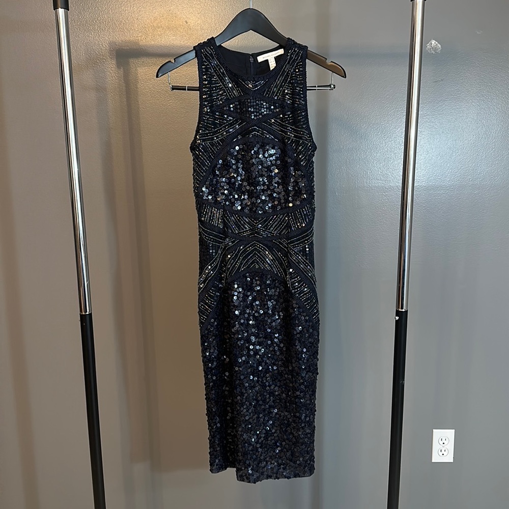 Rachel Gilbert navy sequin formal dress. Size 8 but fits more like (size 4-6)